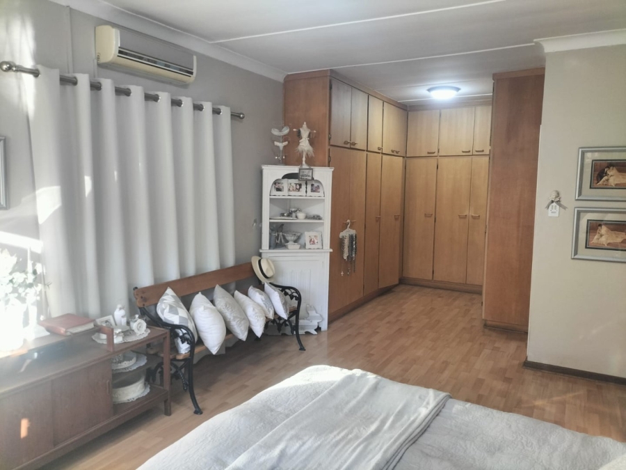 4 Bedroom Property for Sale in Universitas Free State